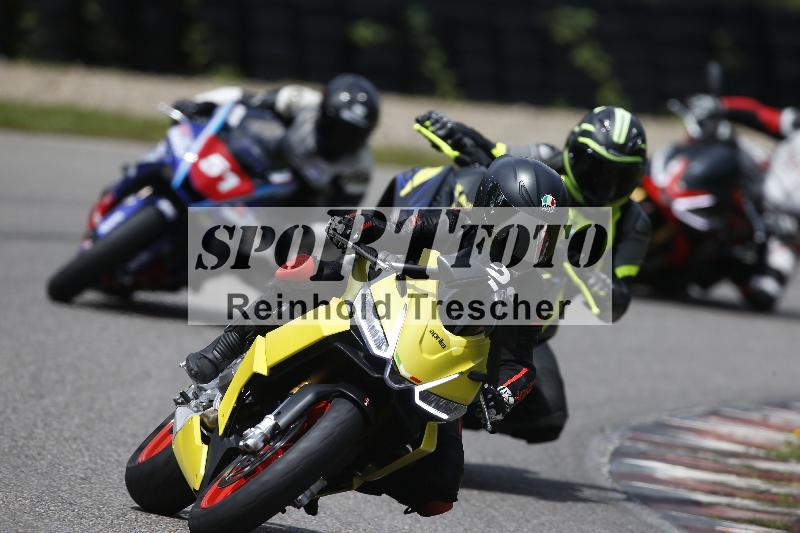 /Archiv-2024/29 12.06.2024 MOTO.CH Track Day ADR/Gruppe blau/28